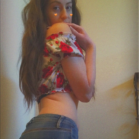 Meet your Posher, Caitlin - Picture 6 of 8